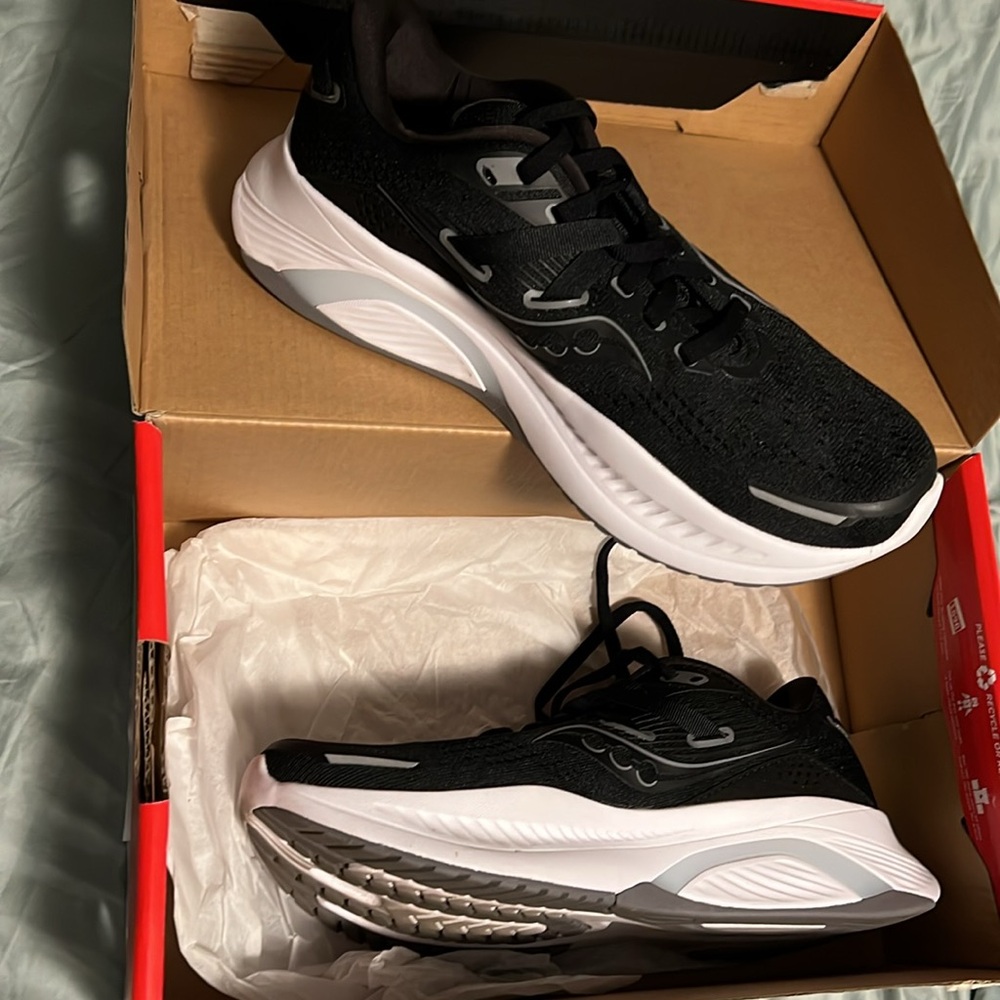 Saucony Guide 16 - worn once! - Picture 3 of 8